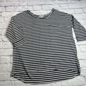 Umgee Gray and Cream Striped 3/4 Length Sleeve Top. Size XL.